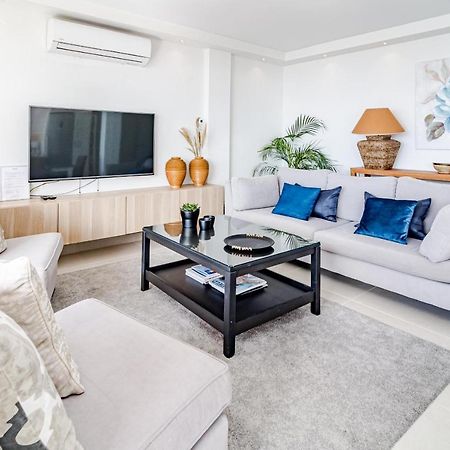 Cp - Modern Beachside Apartment In Естепона Екстериор снимка