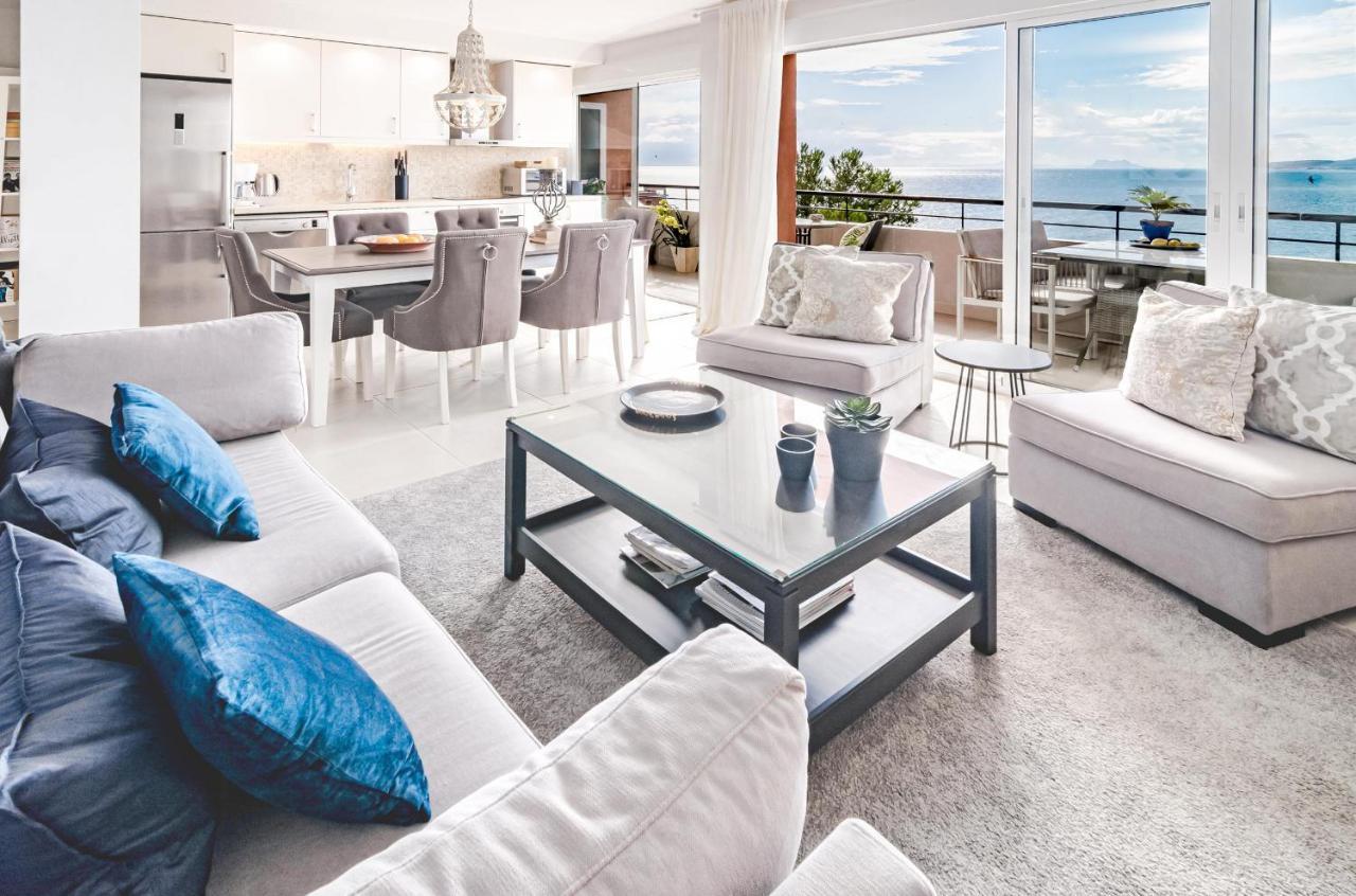 Cp - Modern Beachside Apartment In Естепона Екстериор снимка