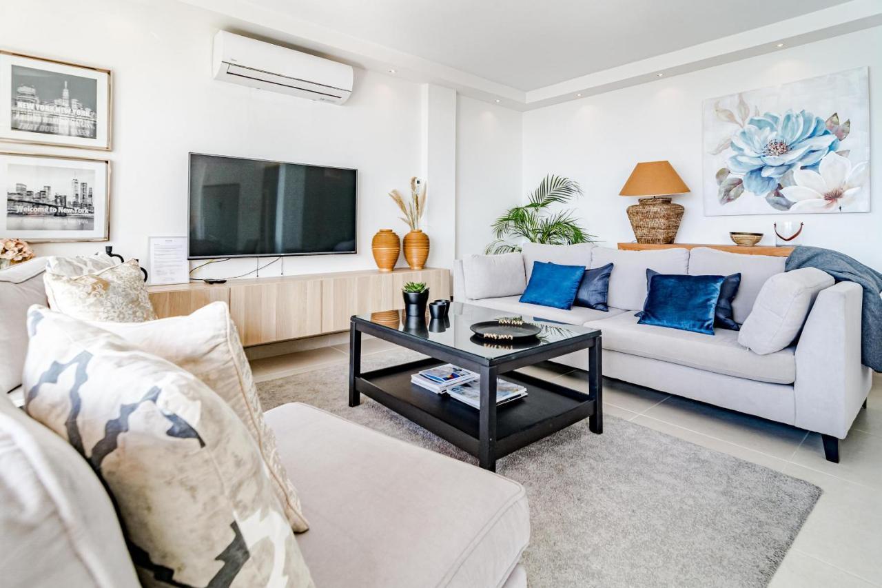 Cp - Modern Beachside Apartment In Естепона Екстериор снимка
