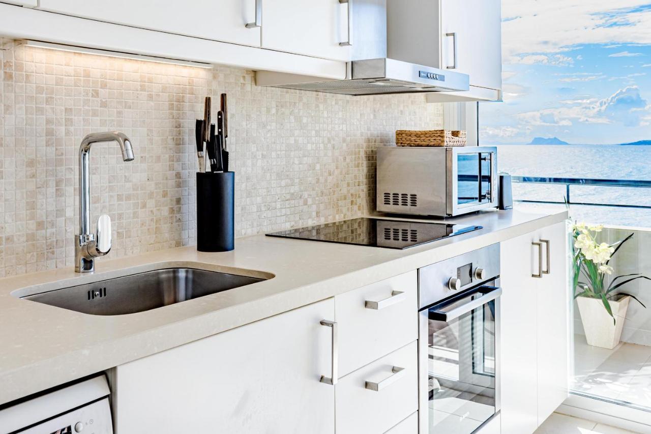 Cp - Modern Beachside Apartment In Естепона Екстериор снимка