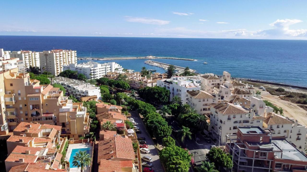 Cp - Modern Beachside Apartment In Естепона Екстериор снимка
